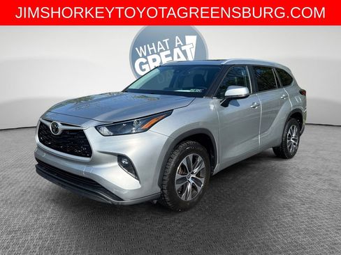 Used 2023 Toyota Highlander XLE FWD image 8
