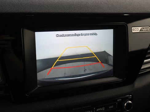 Used 2018 Kia Niro EX FWD image 20