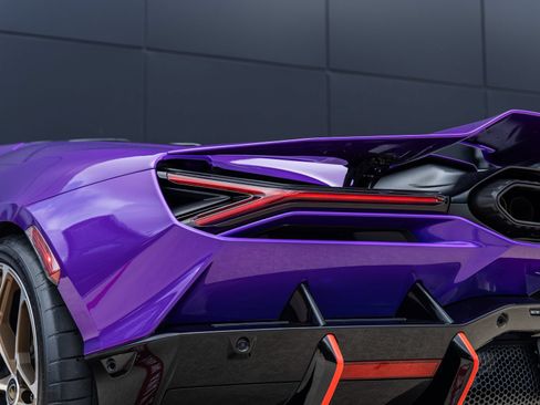 Used 2026 Lamborghini Revuelto AWD/4WD image 17