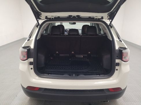 Used 2018 Jeep Compass Latitude w/ Popular Equipment Group FWD image 29