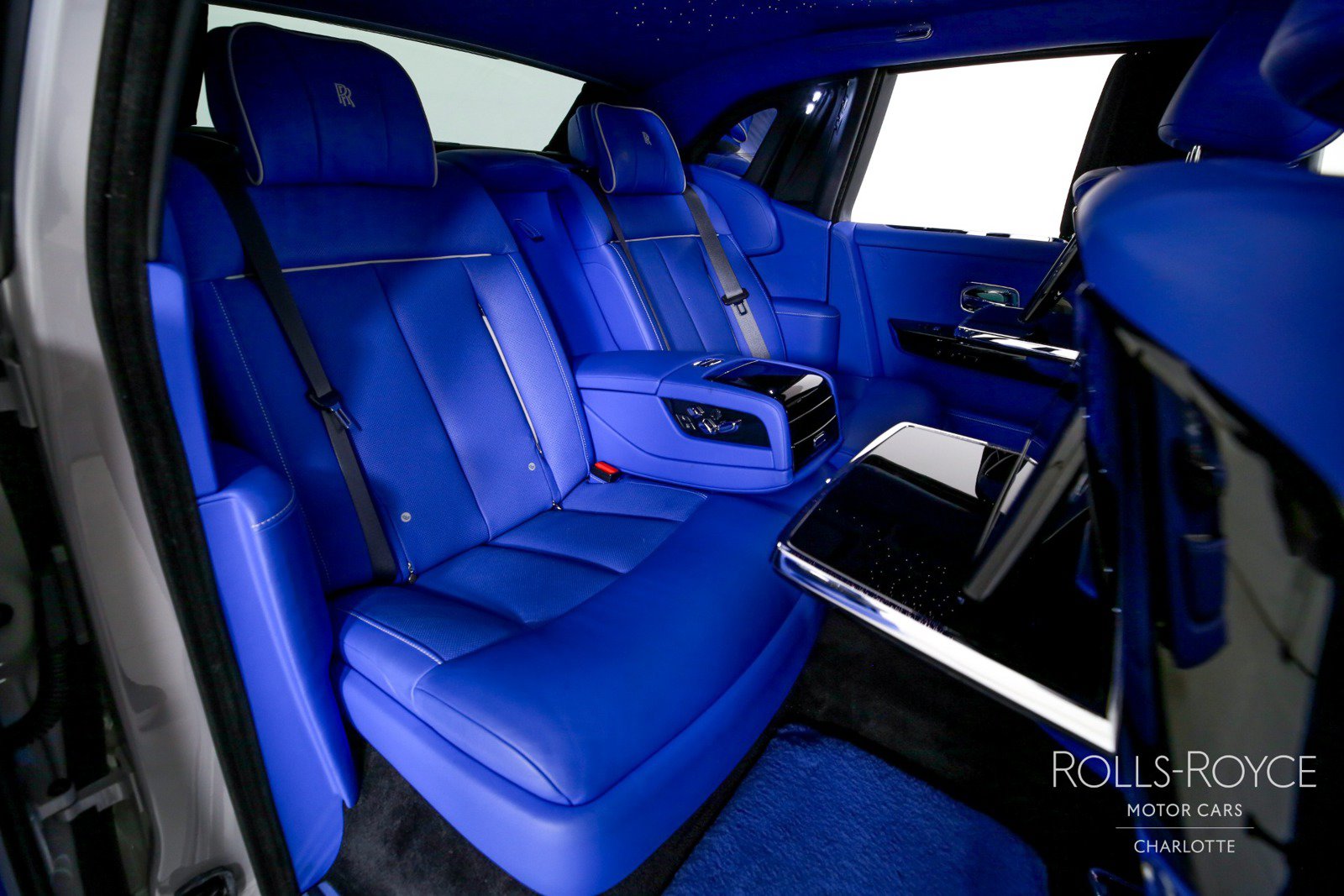 Used 2024 Rolls-Royce Phantom Sedan w/ The Phantom Package RWD image 29
