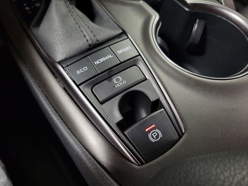 Used 2023 Toyota Camry SE AWD/4WD image 15