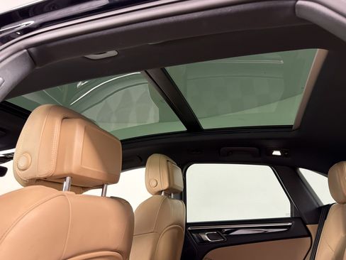 Certified 2024 Porsche Macan S AWD/4WD image 25