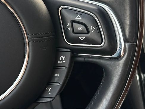 Used 2016 Jaguar XJ R-Sport RWD image 30
