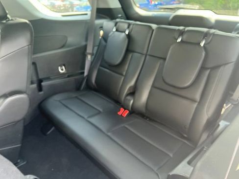 Used 2024 Ford Explorer XLT w/ Equipment Group 202A AWD/4WD image 10