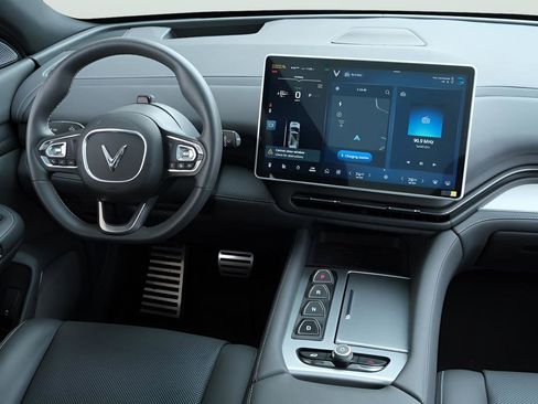 Used 2024 VinFast VF 9 Plus image 9