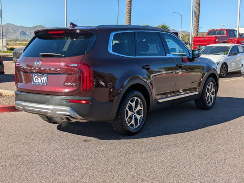 Used 2020 Kia Telluride EX image 3