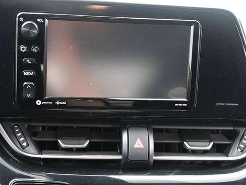Used 2018 Toyota C-HR XLE FWD image 24