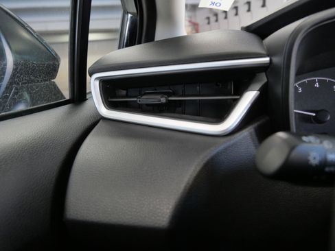 Certified 2024 Toyota Corolla LE image 27