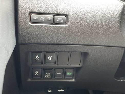 Used 2021 Nissan Rogue Sport SL AWD/4WD image 18
