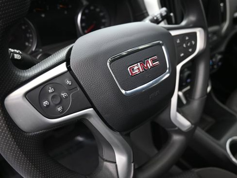 Used 2023 GMC Terrain SLE w/ Driver Convenience Package image 15