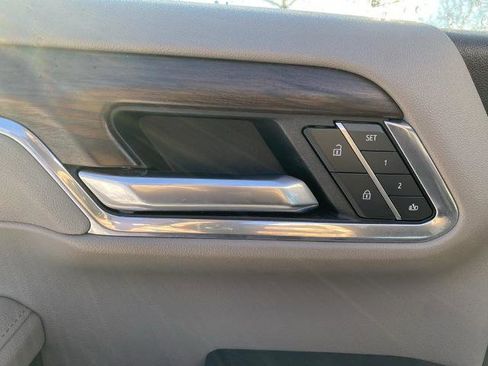 Used 2025 GMC Sierra 1500 SLT image 14