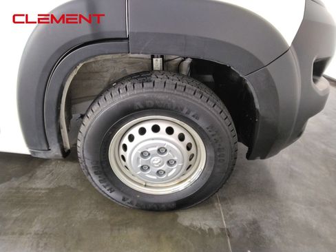Used 2026 RAM ProMaster 2500 w/ Convenience Group FWD image 33