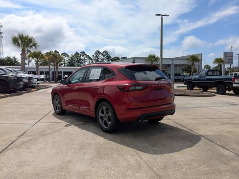 Used 2024 Ford Escape ST-Line w/ Cold Weather Package FWD image 5