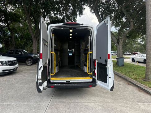 Used 2022 Ford E-Transit 148 High Roof Extended RWD image 16