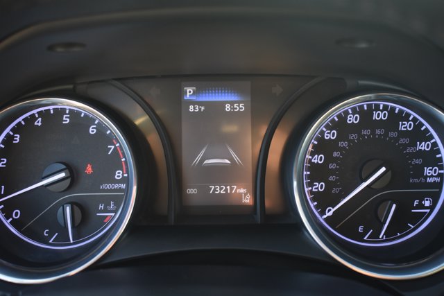 Used 2020 Toyota Camry SE FWD image 21