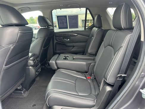 Used 2023 Honda Pilot Elite image 16