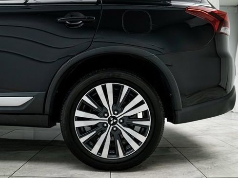 Used 2019 Mitsubishi Outlander SEL image 37