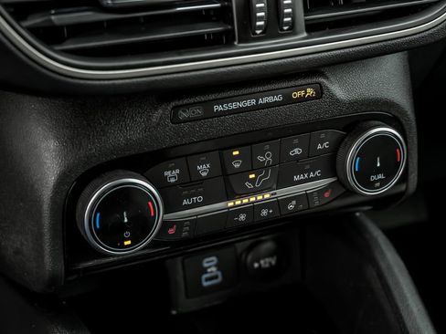 Used 2022 Ford Escape SE w/ Convenience Package image 24