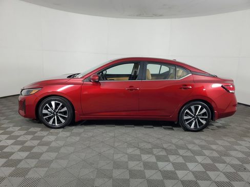 Used 2024 Nissan Sentra SV w/ SV Premium Package image 7