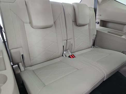 Certified 2024 Volkswagen Atlas SE image 12