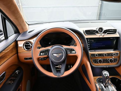 Certified 2024 Bentley Bentayga Azure image 18