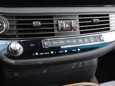 Certified 2023 Lexus LS 500 AWD w/ Interior Upgrade Package image 25