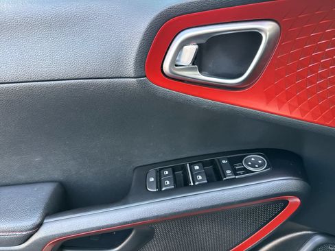 Used 2023 Kia Soul GT-Line w/ GT-Line Technology Package FWD image 24