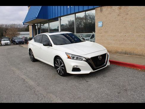 Used 2020 Nissan Altima 2.5 SR w/ Premium Package image 1