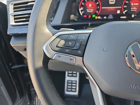 Used 2024 Volkswagen Atlas Cross Sport SEL R-Line AWD/4WD image 21