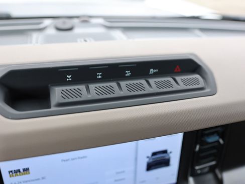 Certified 2022 Ford Bronco Wildtrak AWD/4WD image 25