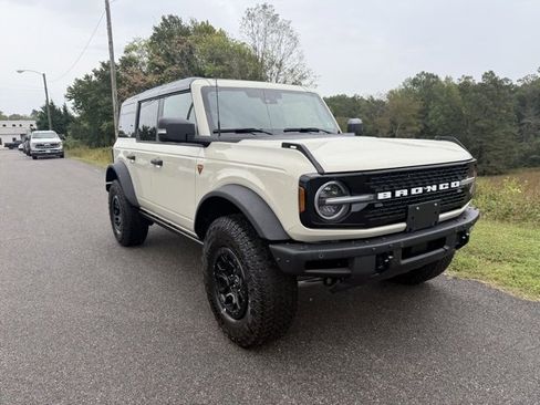 New 2025 Ford Bronco Badlands image 15