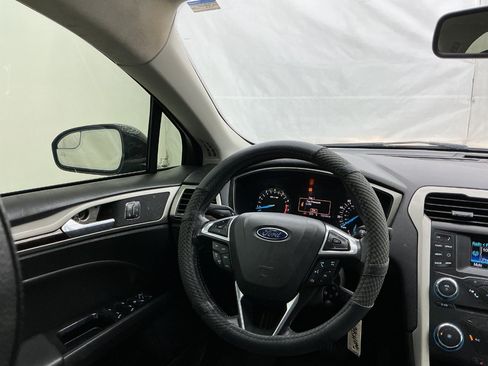 Used 2014 Ford Fusion SE w/ Equipment Group 202A FWD image 19