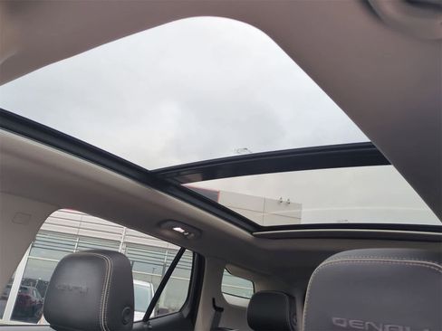 Used 2018 GMC Terrain Denali w/ Driver Alert Package II image 18