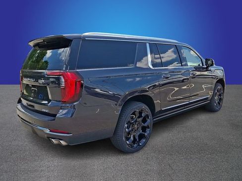 Used 2025 GMC Yukon XL Denali Ultimate AWD/4WD image 4