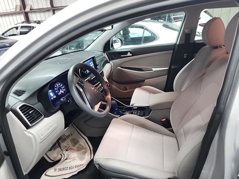 Used 2019 Hyundai Tucson SE image 17