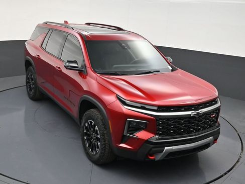 Used 2025 Chevrolet Traverse Z71 w/ Enhanced Driving Package image 19