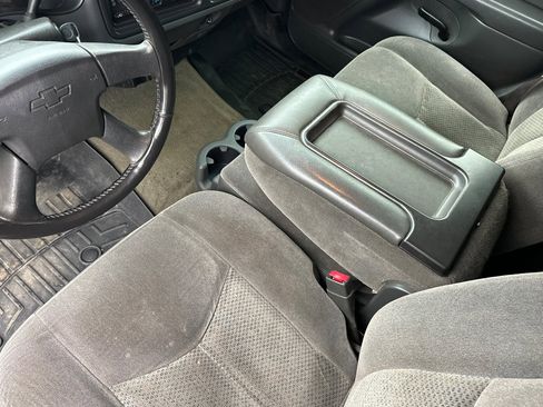 Used 2006 Chevrolet Silverado 2500 LT w/ Heavy-Duty Power Package image 10