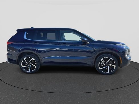 Used 2024 Mitsubishi Outlander SE image 9