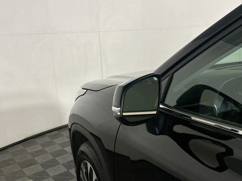 Used 2025 Toyota Highlander XLE image 16