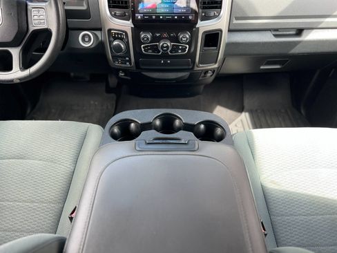 Used 2016 RAM 1500 Classic SLT AWD/4WD image 18
