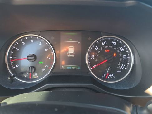 Used 2020 Toyota RAV4 XLE FWD image 22