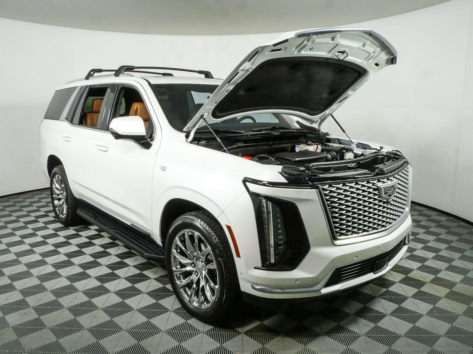 Used 2025 Cadillac Escalade Premium Luxury w/ LPO, Radiant Package RWD image 38