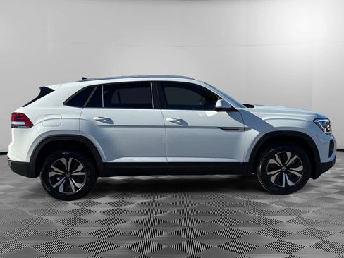 Used 2025 Volkswagen Atlas Cross Sport SE image 6
