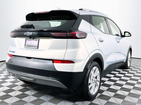 Used 2023 Chevrolet Bolt EUV LT FWD image 24