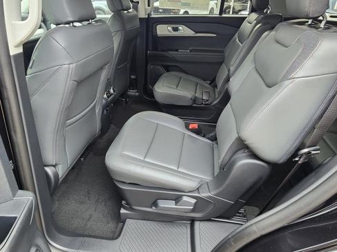 New 2026 Ford Explorer Active w/ Active Comfort Package AWD/4WD image 11