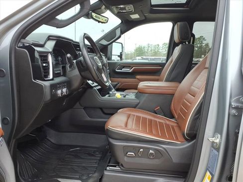 Used 2025 GMC Sierra 2500 Denali Ultimate image 17