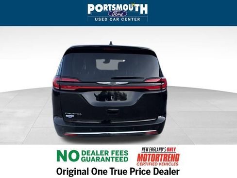 Used 2024 Chrysler Pacifica Touring-L image 31