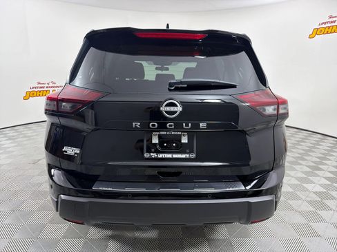 New 2026 Nissan Rogue SV image 4
