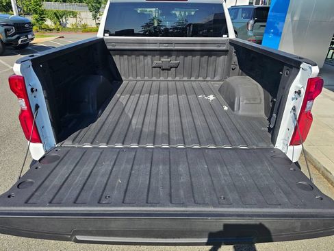 Used 2025 Chevrolet Silverado 1500 RST w/ Dark Appearance Package AWD/4WD image 13